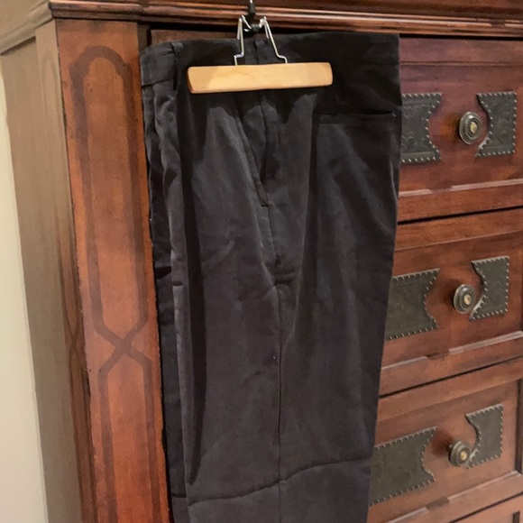 TOMMY BAHAMA CharcoalGrey SLACKS; Size 42 x 32; Like-New Cond. NEW $128; NOW $15 - Picture 4 of 16